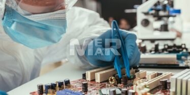 difference between reflow and wave soldering